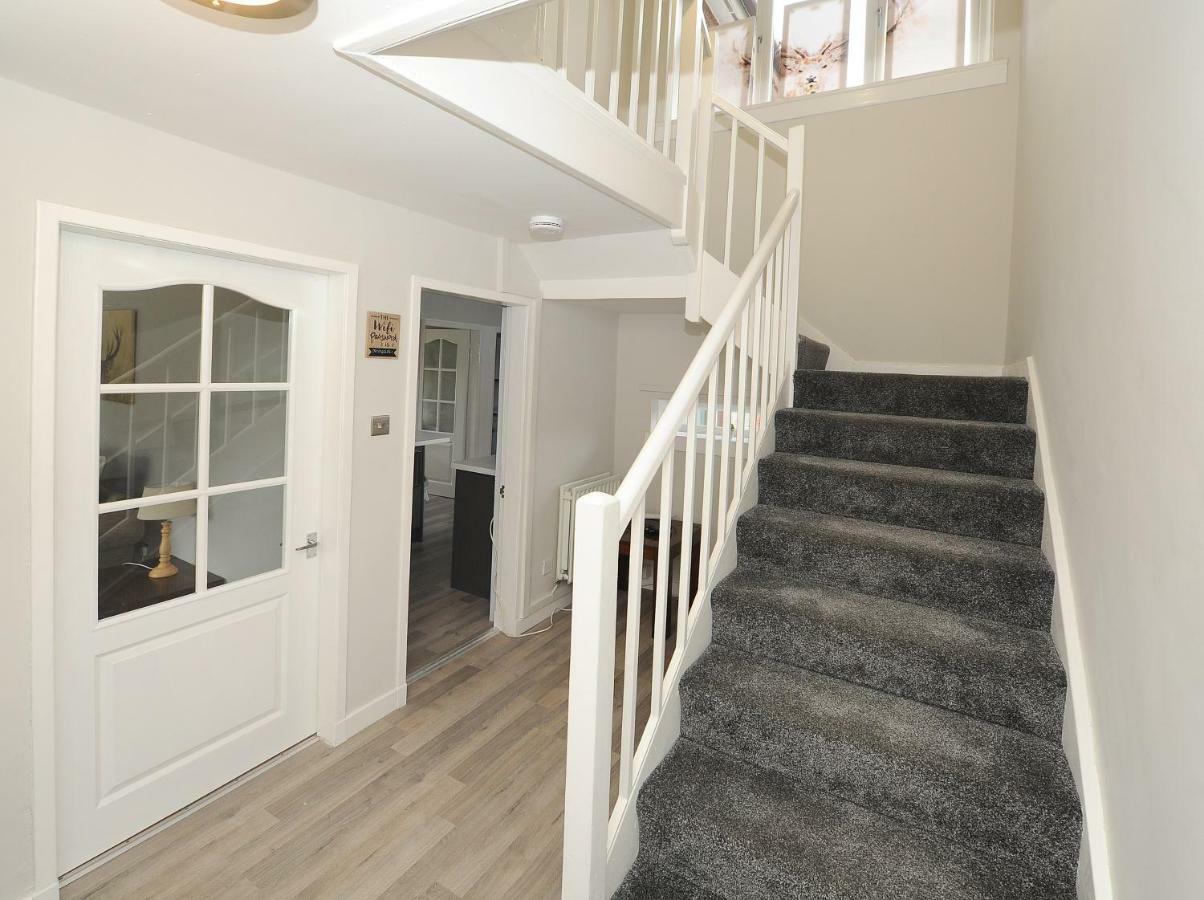 Three Bedroom Spacious House สเตอร์ลิง ภายนอก รูปภาพ