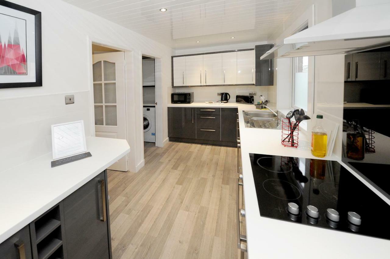 Three Bedroom Spacious House สเตอร์ลิง ภายนอก รูปภาพ